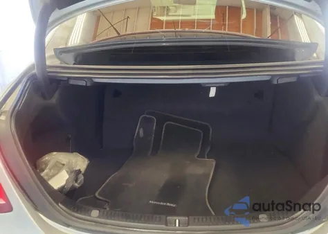 2017 Mercedes-Benz E 300 from USA, damaged, VIN WDDZF4JBXHA033046